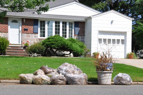 Business waste removal services in Hainault